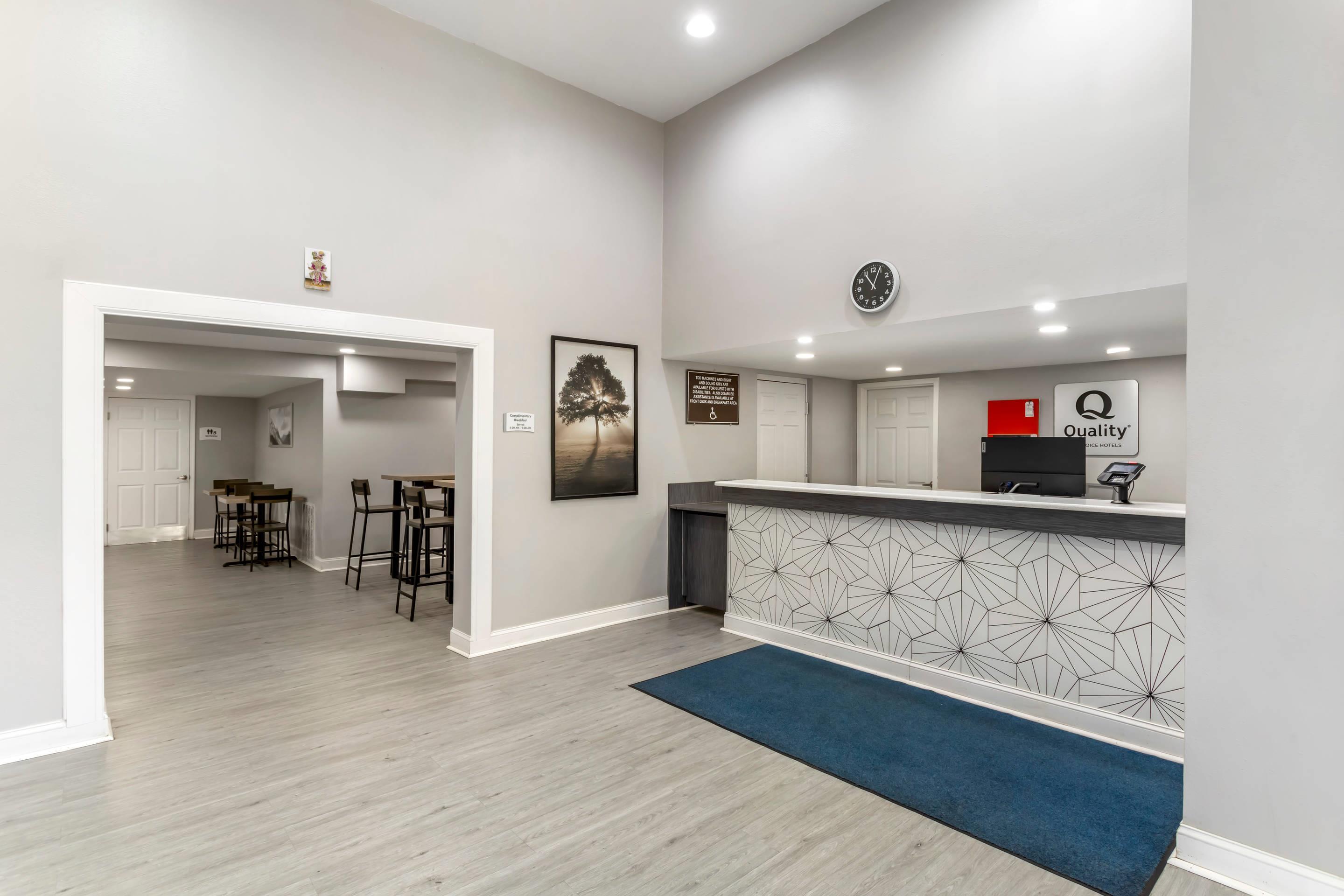 Hotel lobby | Quality Inn University
