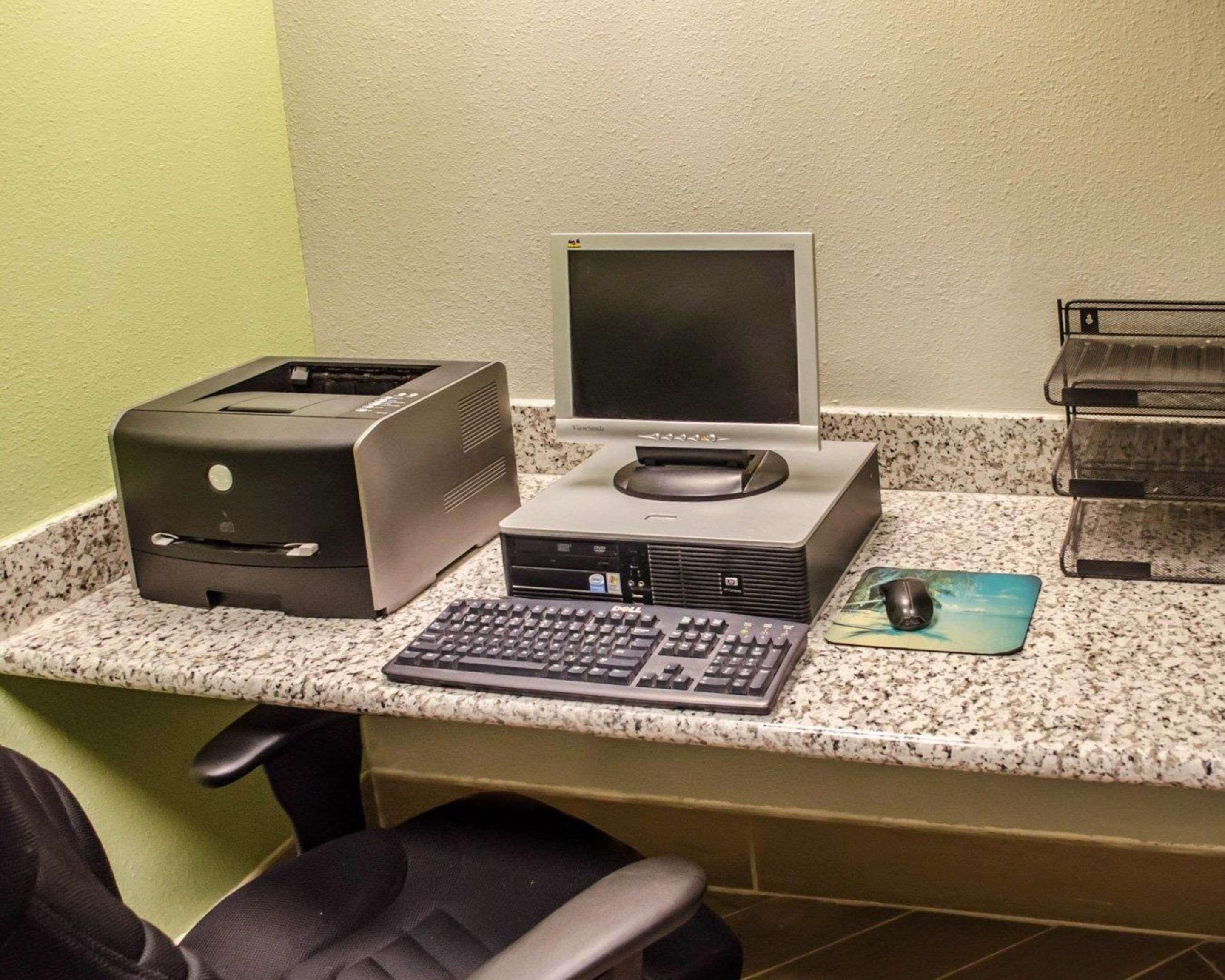 Business center with high-speed Internet access | Quality Inn At Eglin AFB