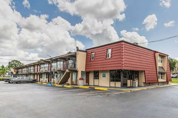 Exterior view - Econo Lodge North Tallahassee