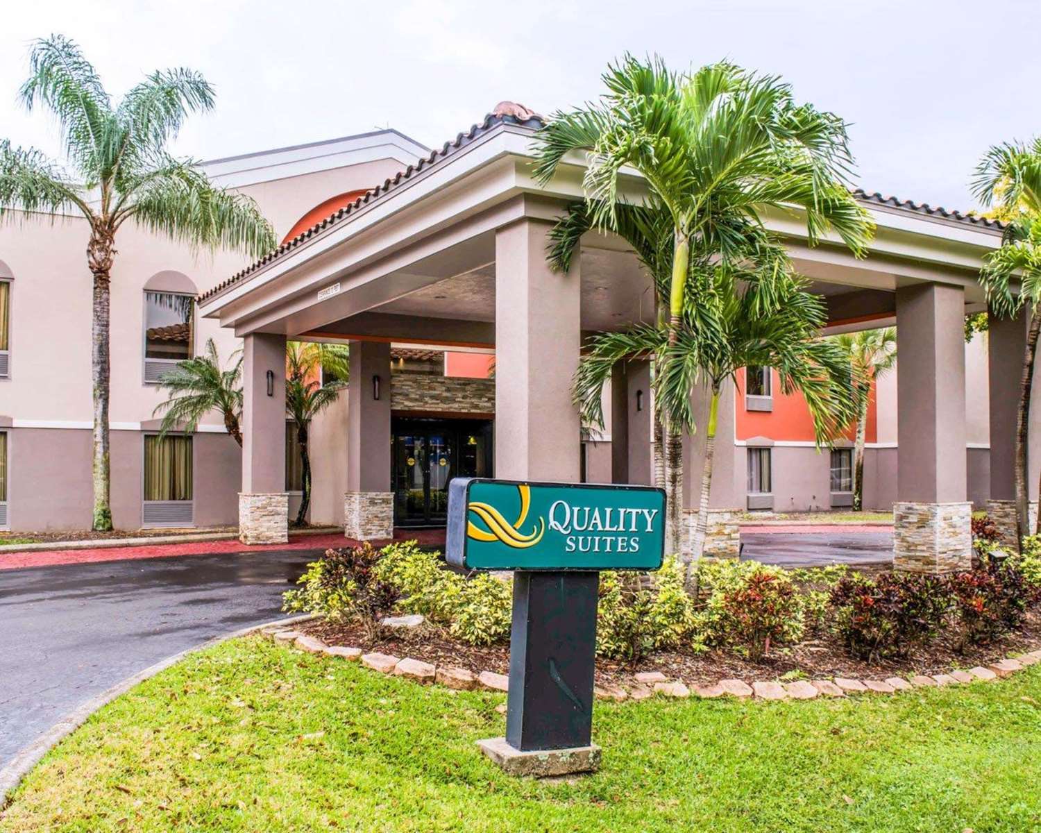 Quality Suites Airport Fort Myers, FL See Discounts