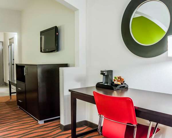 Suite - Quality Suites Airport Fort Myers - I-75, Exit 131