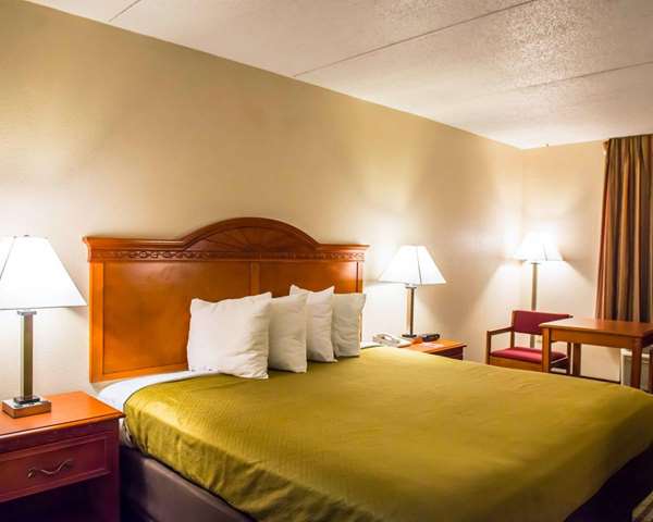  - Econo Lodge Panama City