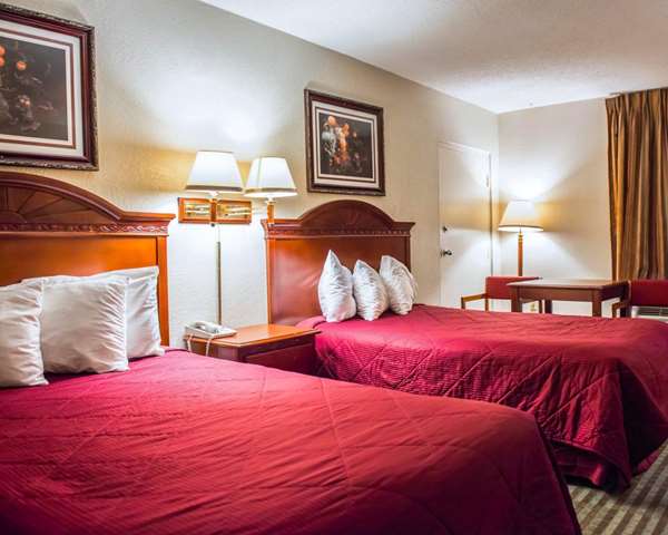 Suite - Econo Lodge Panama City