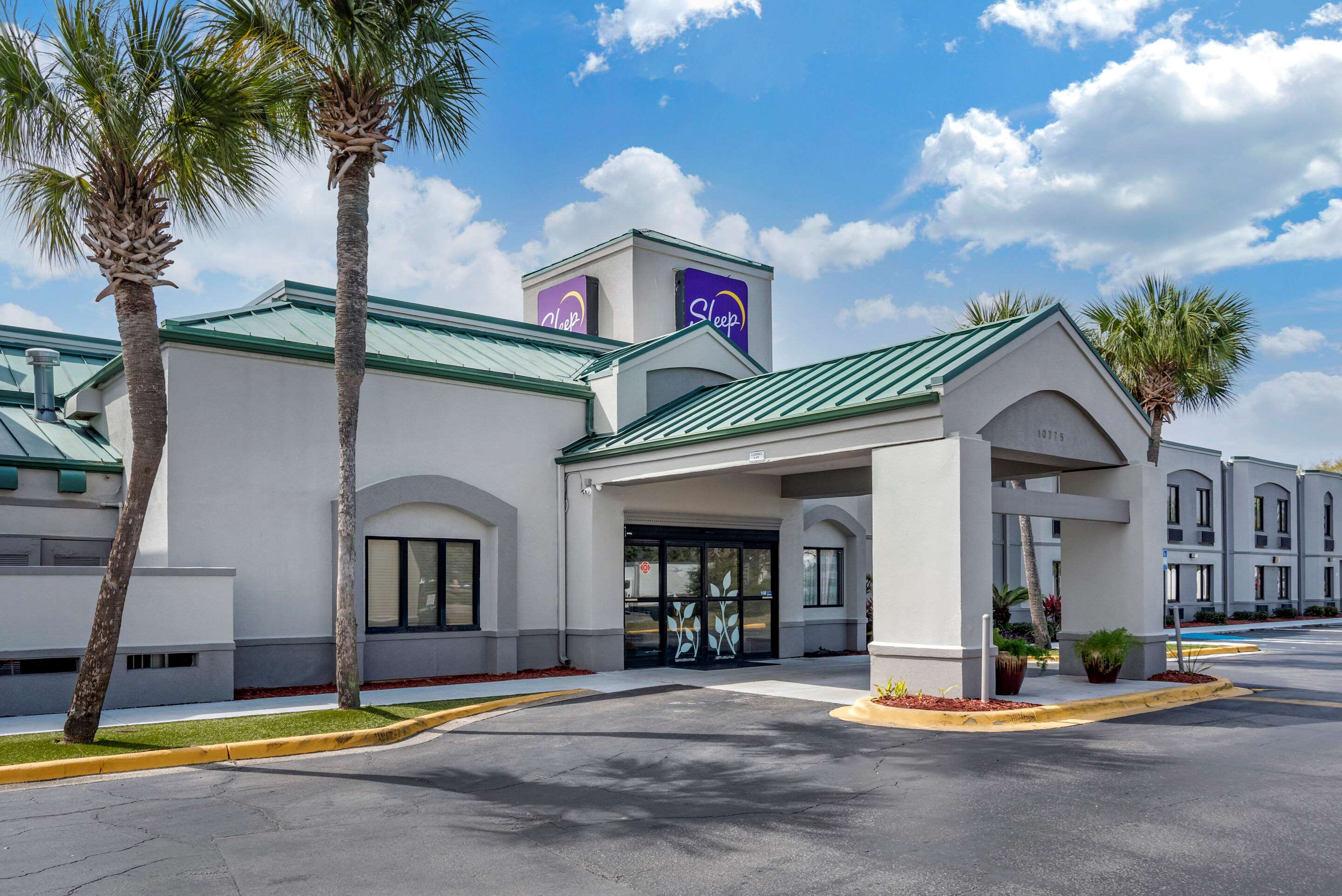 Hotel exterior | Sleep Inn near Sandestin Beach