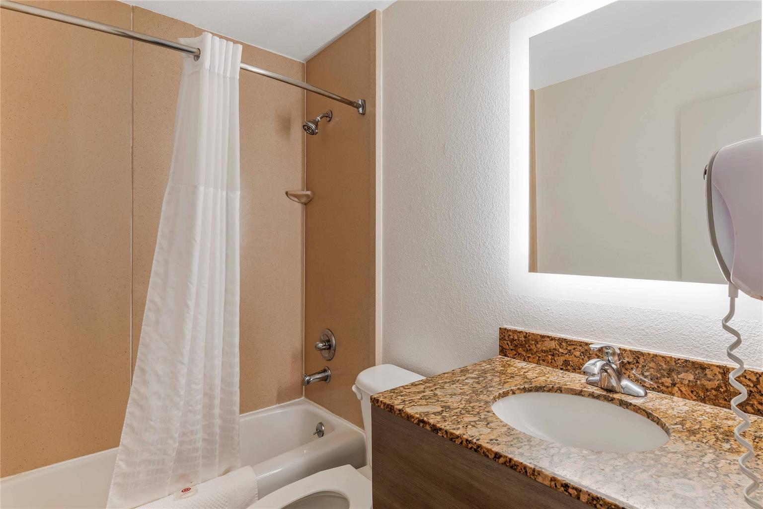 COMFORT INN AND SUITES ORMOND BEACH-guestroom-Guest Room,Bathroom,On-Site.jpg