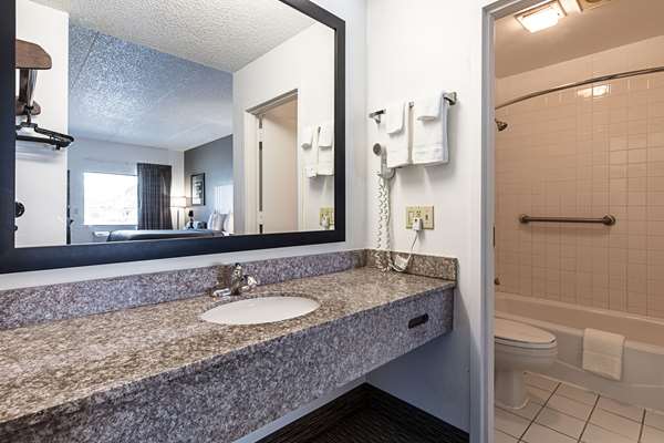  - Econo Lodge Vero Beach
