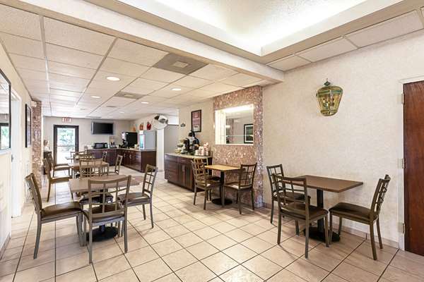 Amenities - Econo Lodge Vero Beach