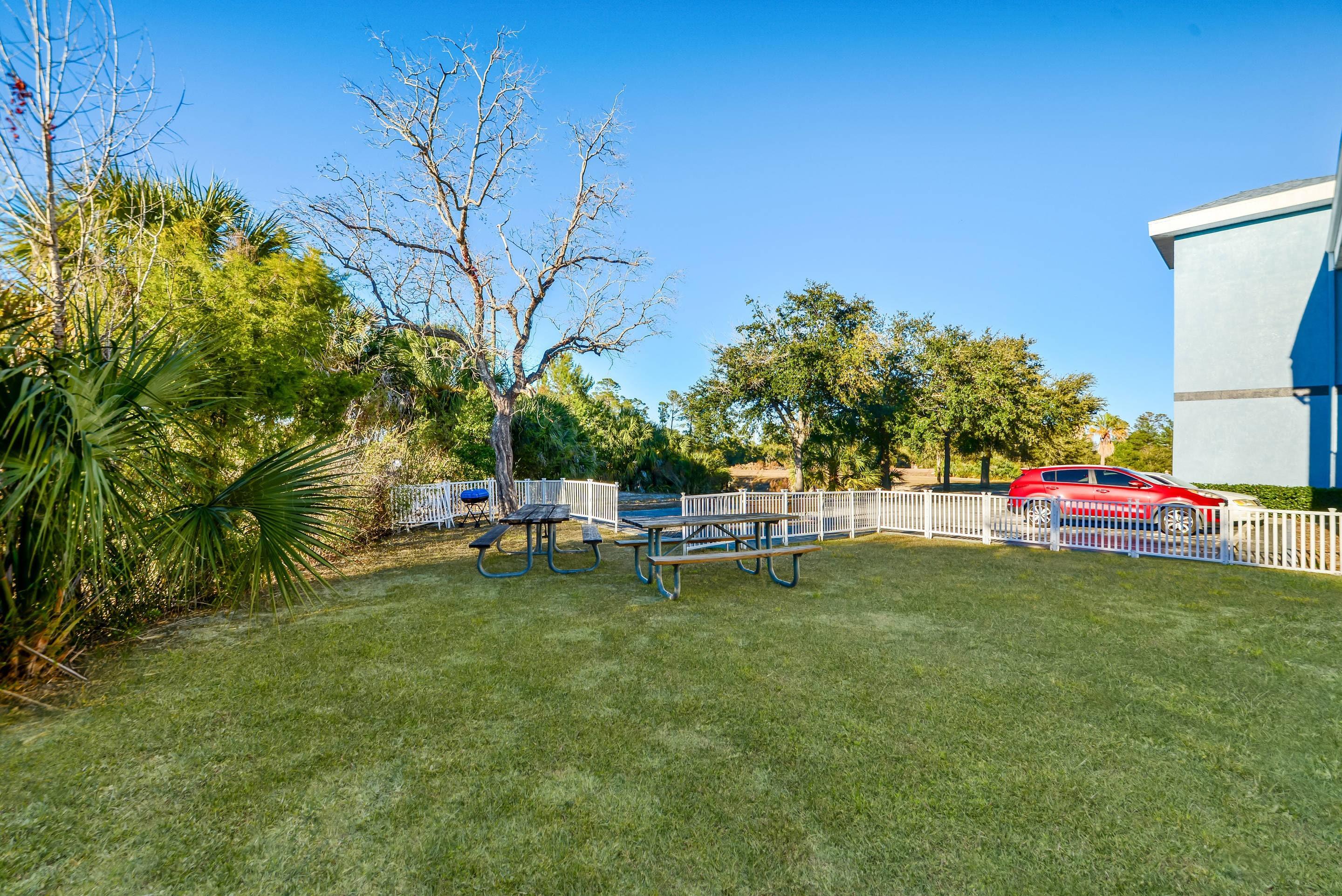 Green Space | Quality Inn Weeki Wachee
