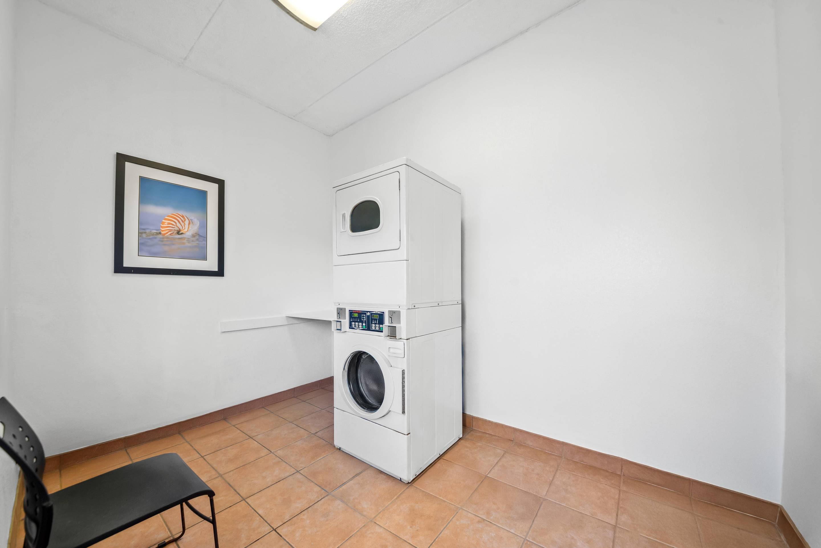 Guest laundry facilities | Quality Inn Weeki Wachee