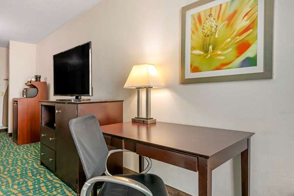  - Comfort Inn & Suites Tamarac