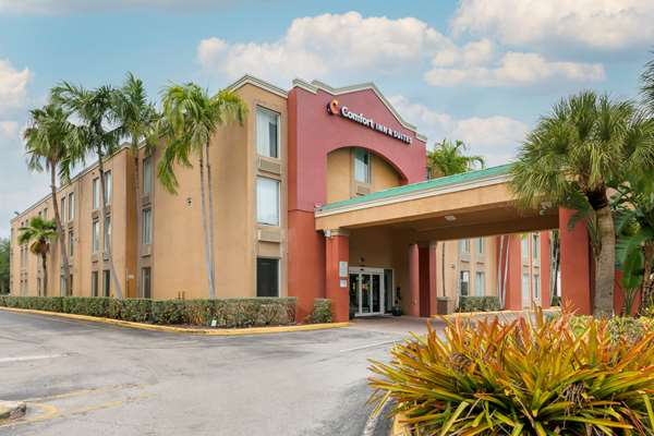 Exterior view - Comfort Inn & Suites Tamarac