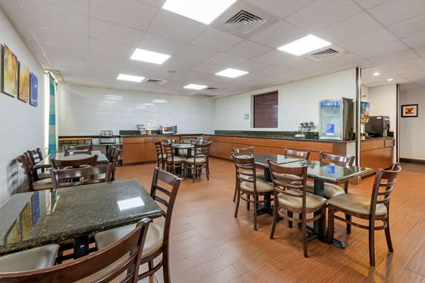 Amenities - Comfort Inn & Suites Tamarac