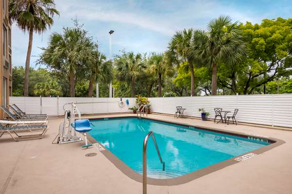 Pool - Comfort Inn & Suites Tamarac