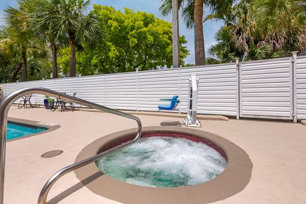 Pool - Comfort Inn & Suites Tamarac