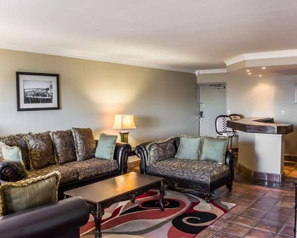 Suite - Quality Inn & Suites Gulf Breeze