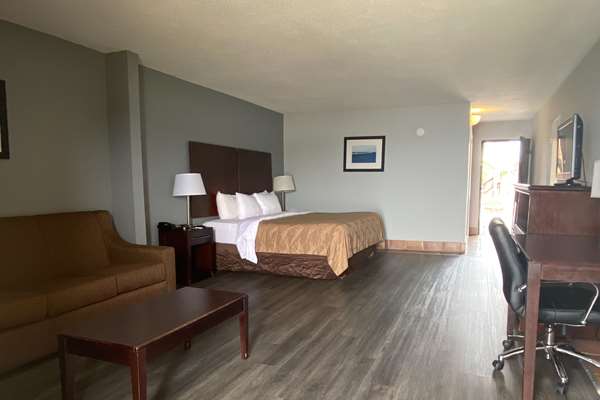 Suite - Quality Inn & Suites Gulf Breeze