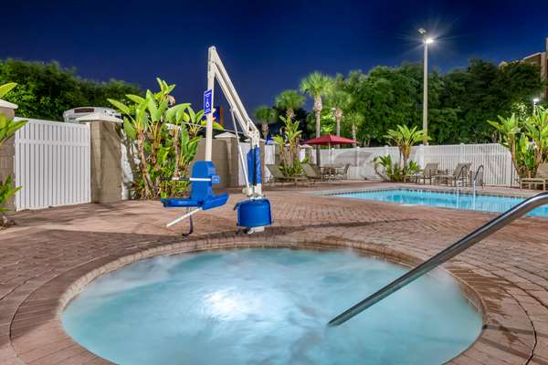 Pool - Comfort Suites Universal Studios Orlando - I-4, Exit 75B