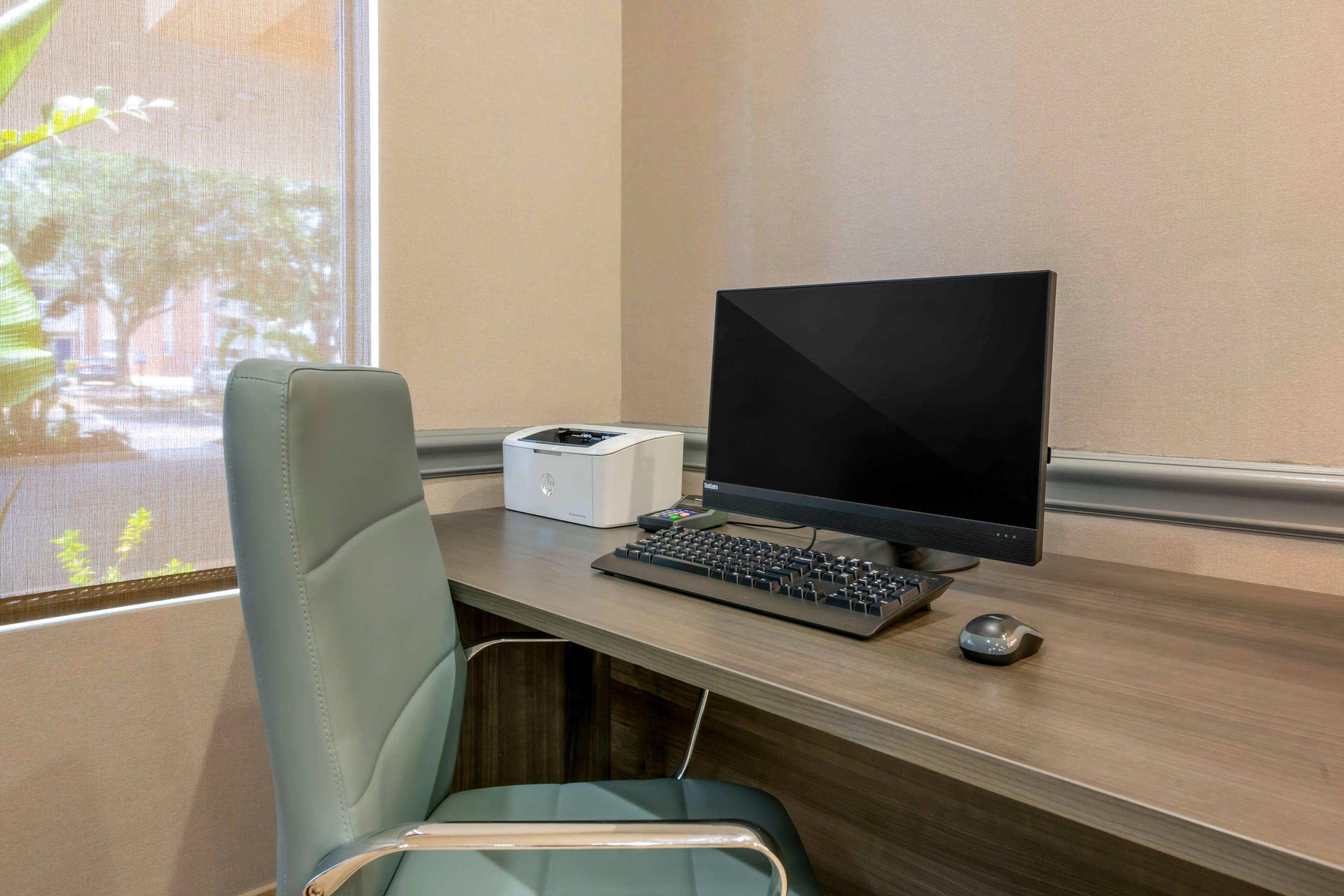 Business center | Comfort Suites Near Universal Orlando Resort