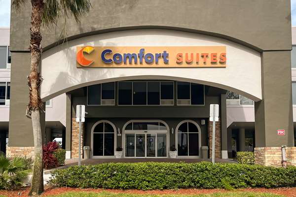 Exterior view - Comfort Suites Clearwater