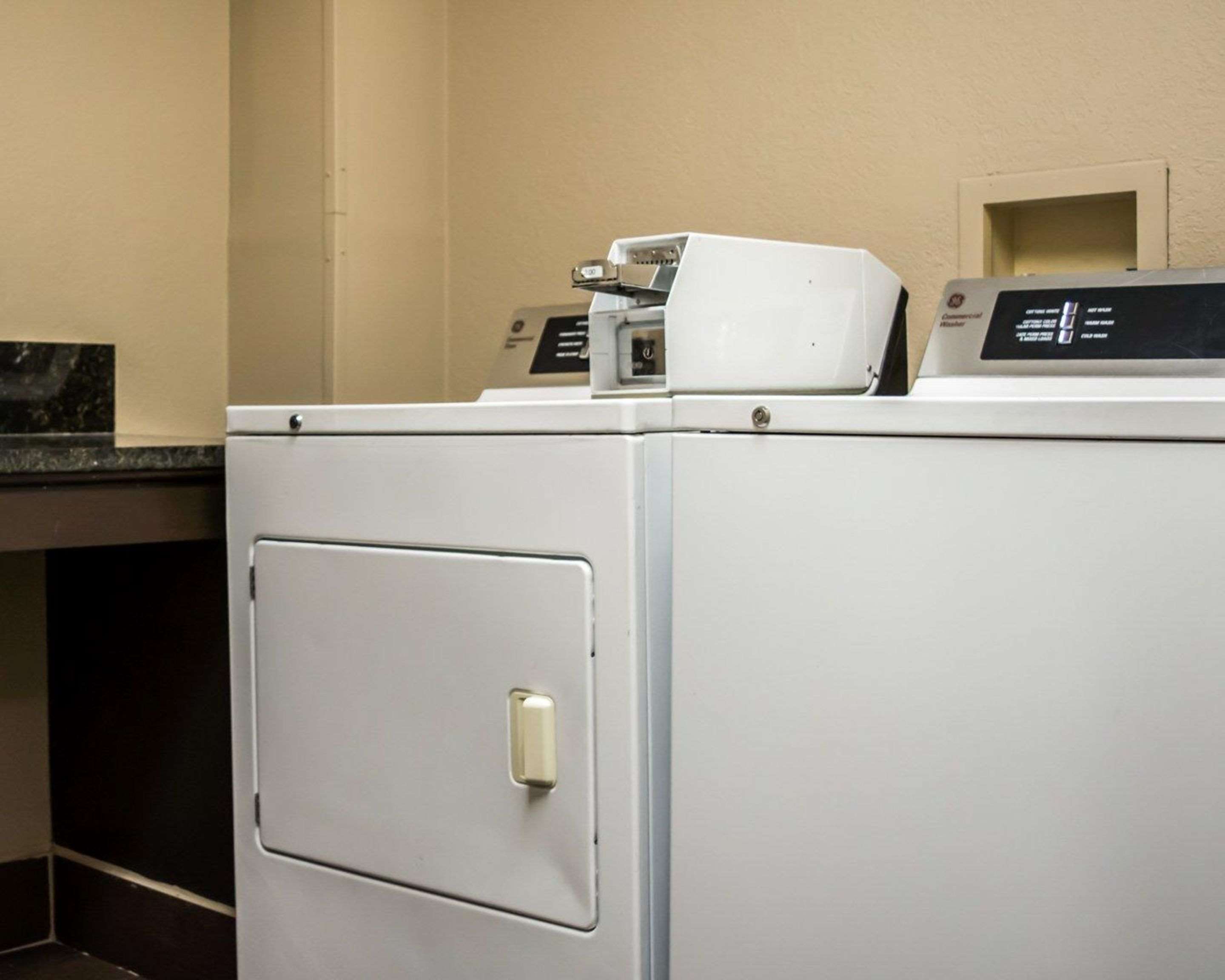 Guest laundry facilities | Comfort Suites Clearwater - Dunedin
