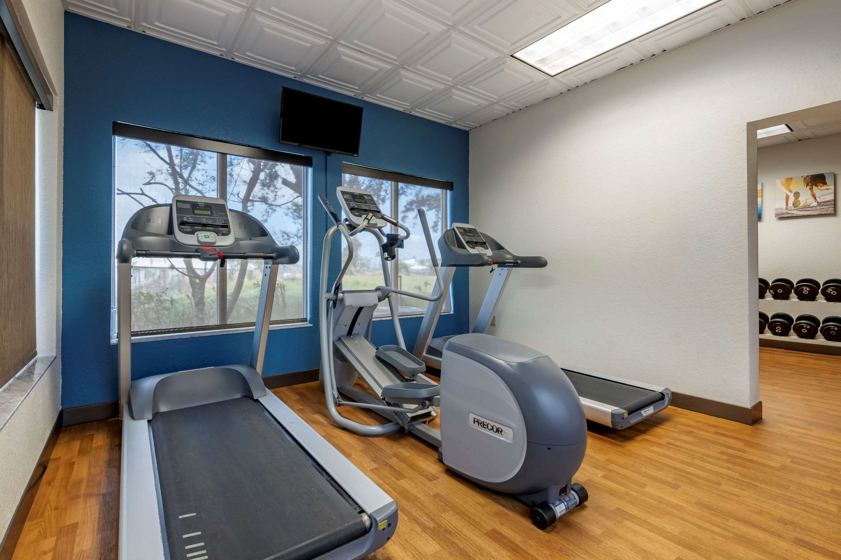 Fitness center | Comfort Inn & Suites Orlando North