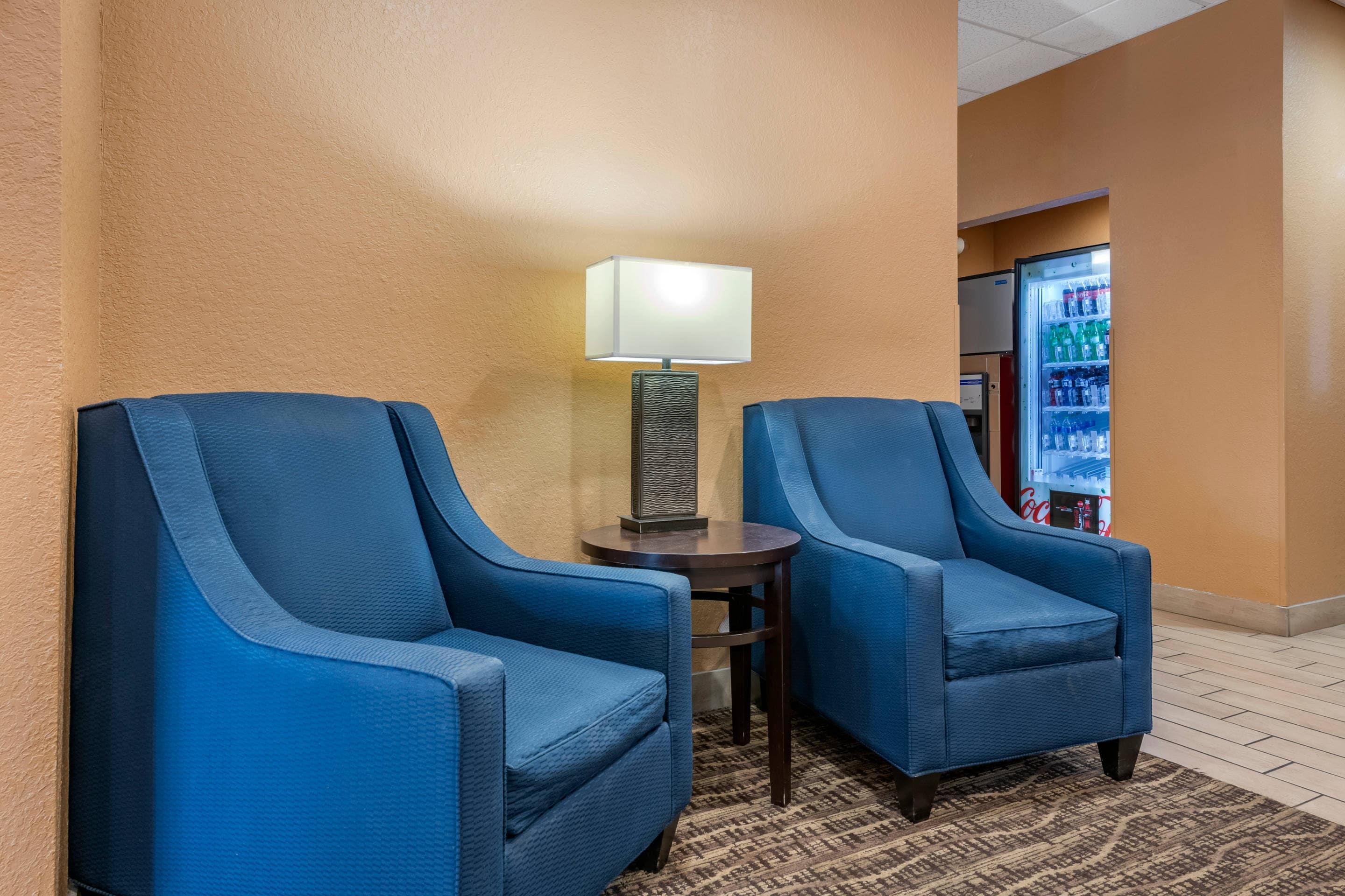 Hotel lobby | Comfort Inn & Suites Orlando North
