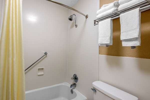  - Quality Inn Suites & Conference Center Brooksville - I-75, Exit 301