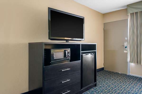 Suite - Quality Inn Suites & Conference Center Brooksville - I-75, Exit 301
