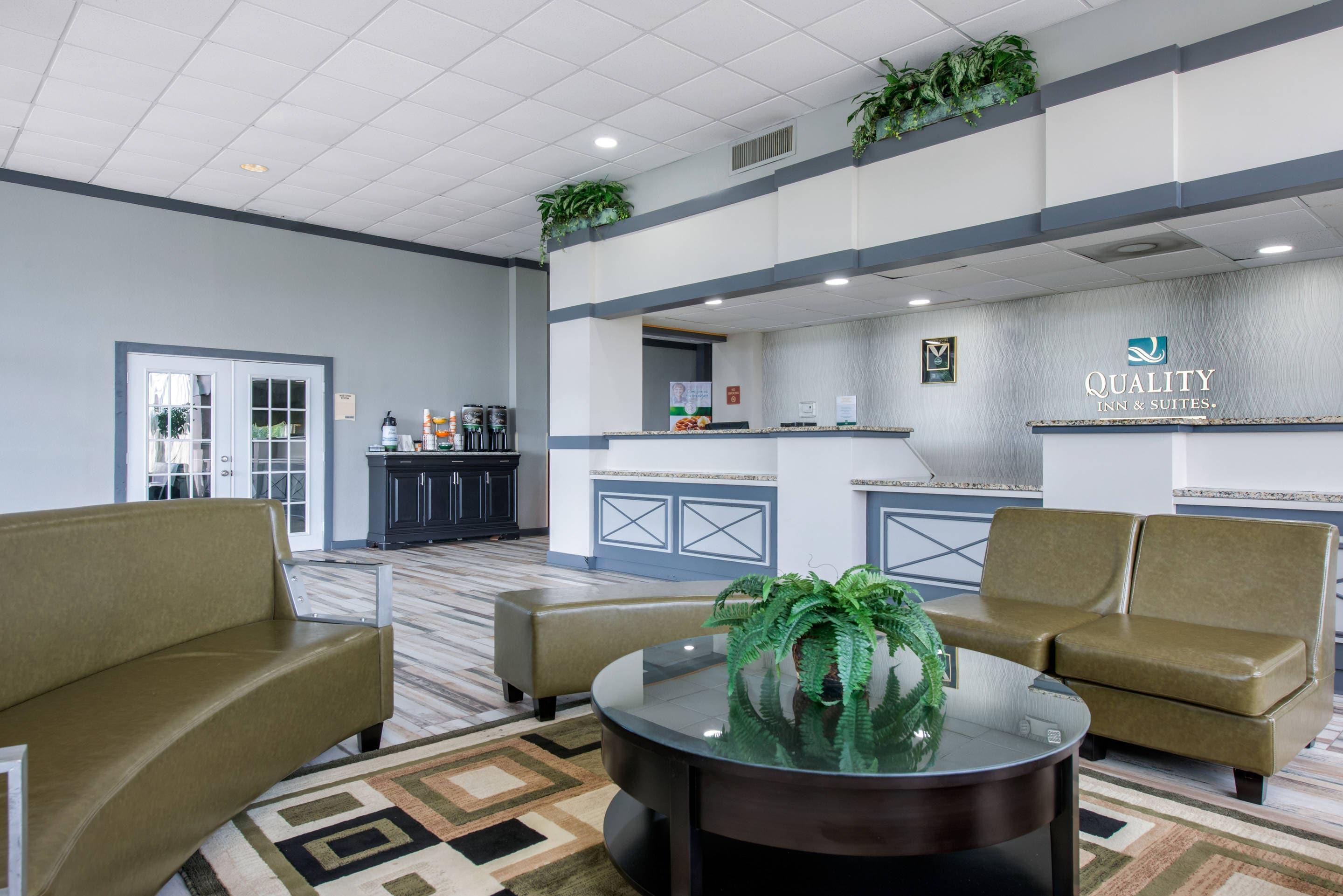 Hotel lobby | Quality Inn & Suites Brooksville I-75/Dade City