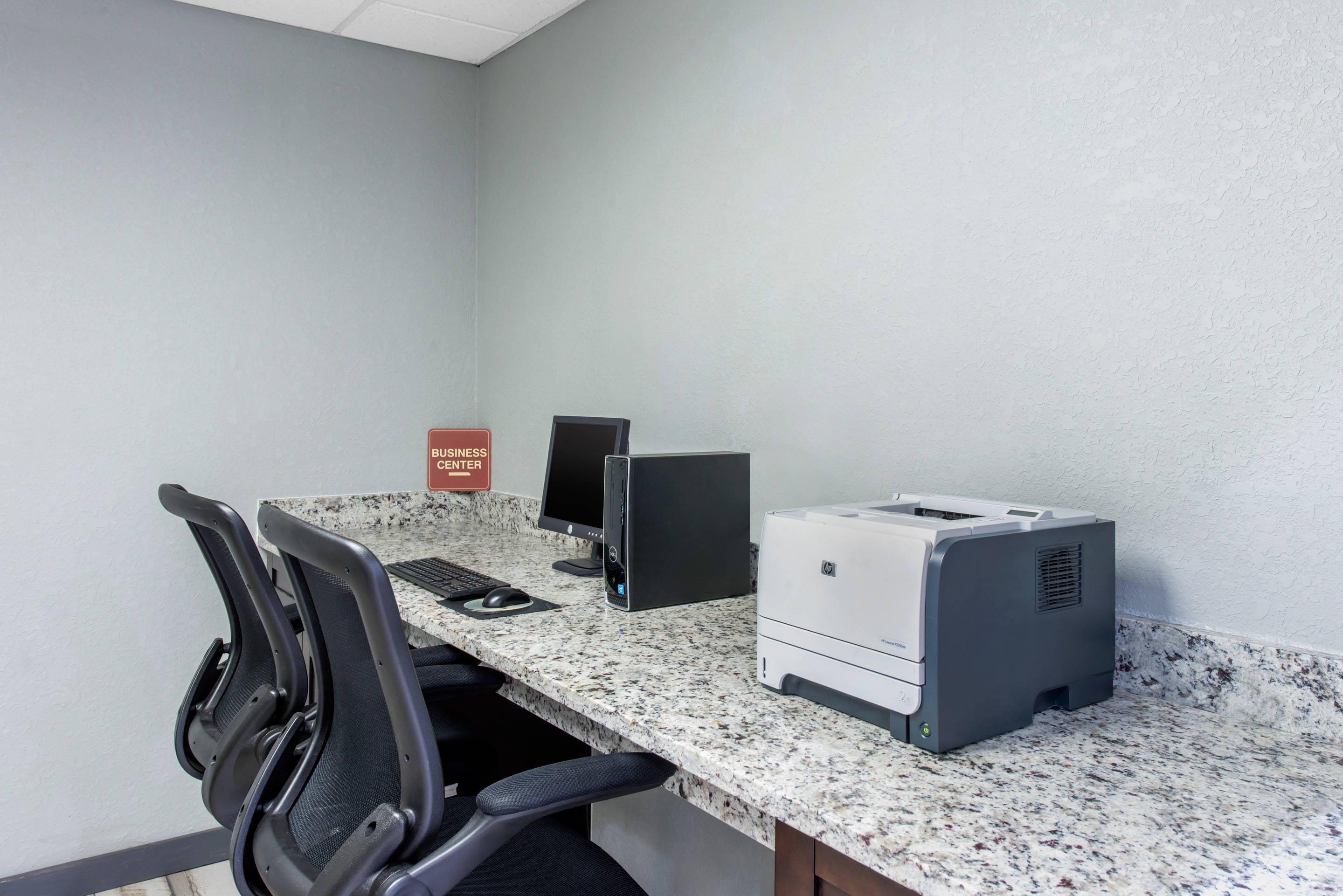Business center | Quality Inn & Suites Brooksville I-75/Dade City