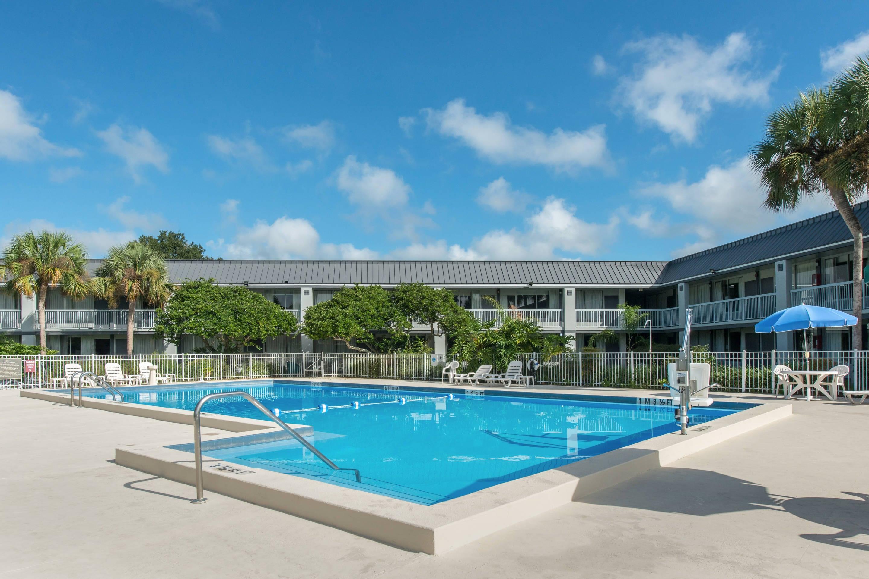 Outdoor pool | Quality Inn & Suites Brooksville I-75/Dade City
