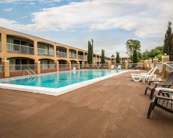 Pool - Quality Inn Alachua