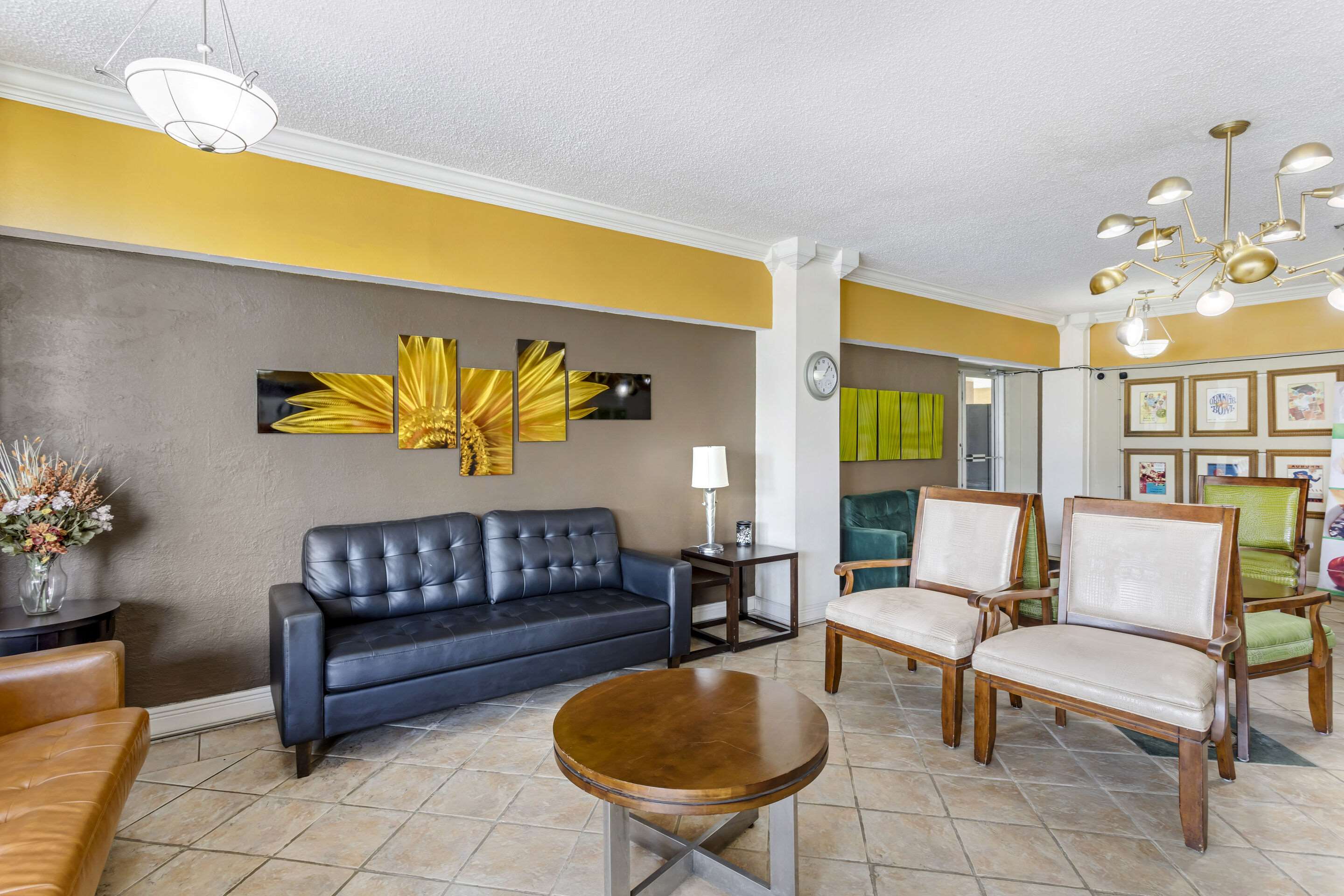 Lobby with sitting area