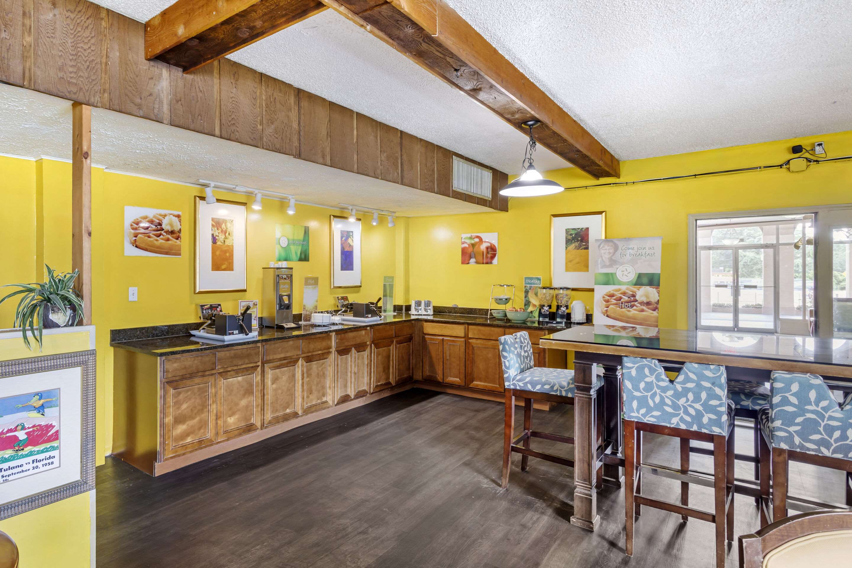 Breakfast area