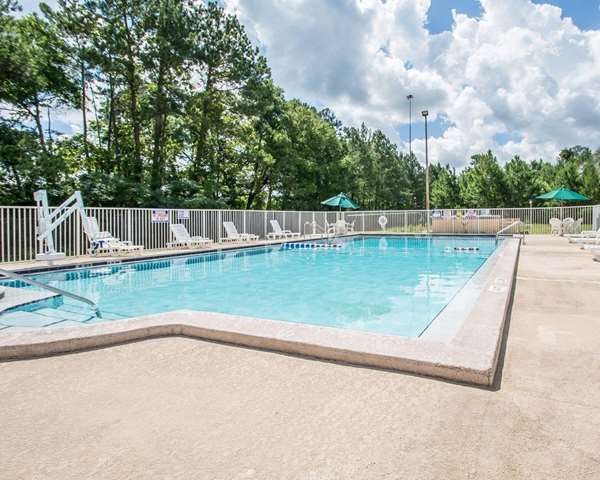 Pool - Quality Inn Gainesville - I-75, Exit 382