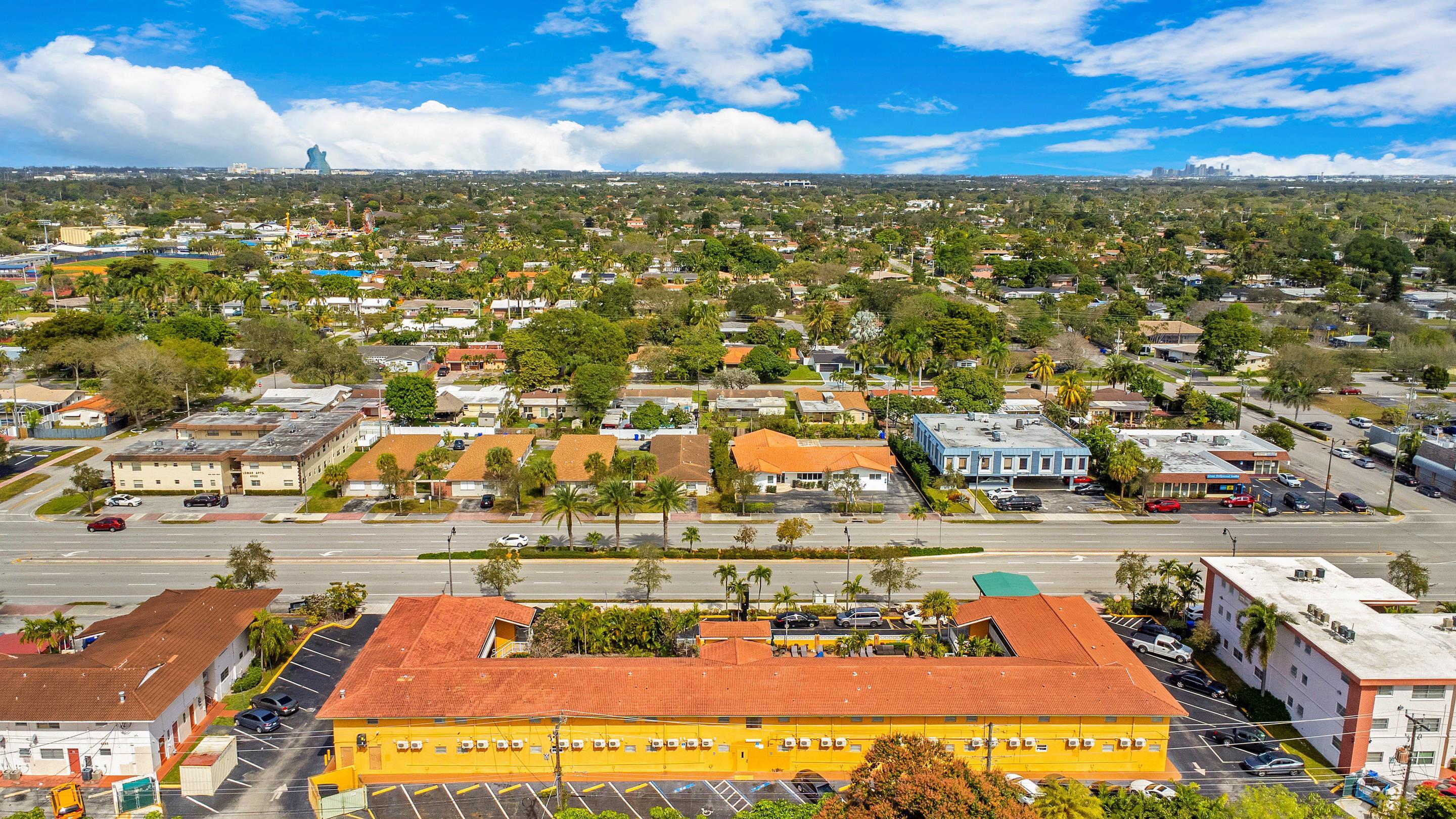 Hotel exterior | Quality Inn & Suites Airport/Cruise Port Hollywood