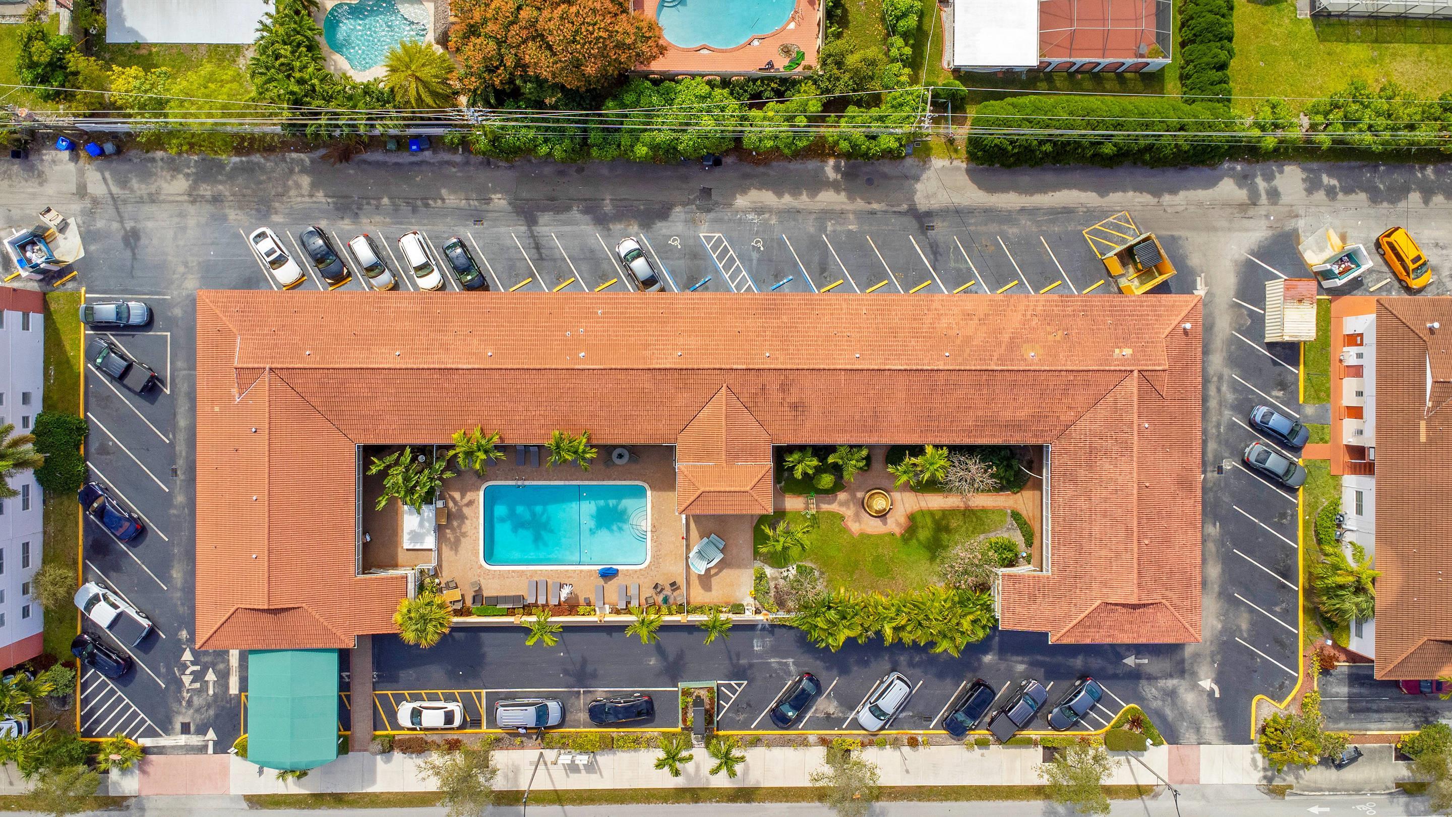 Hotel exterior | Quality Inn & Suites Airport/Cruise Port Hollywood