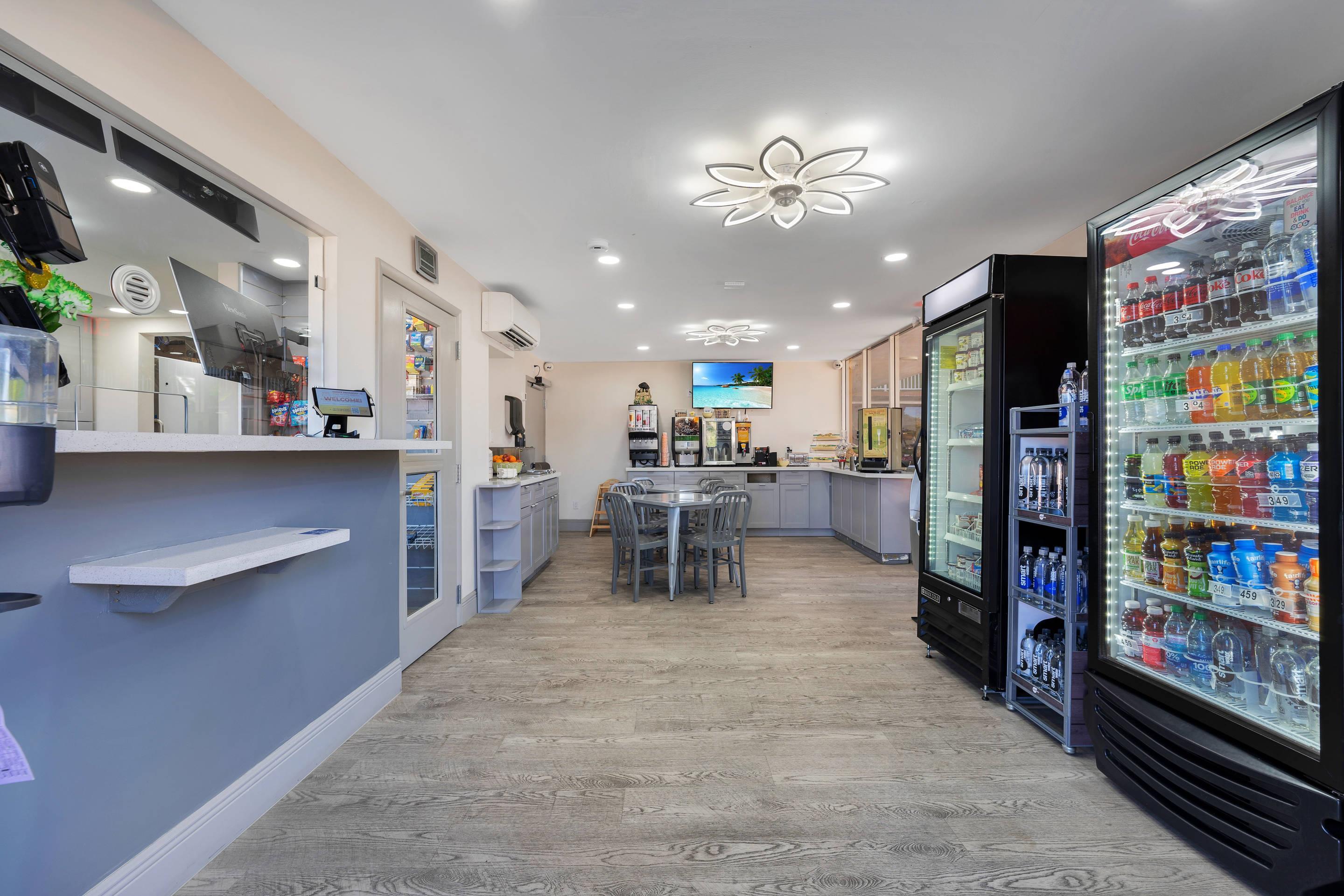 Hotel lobby | Quality Inn & Suites Airport/Cruise Port Hollywood