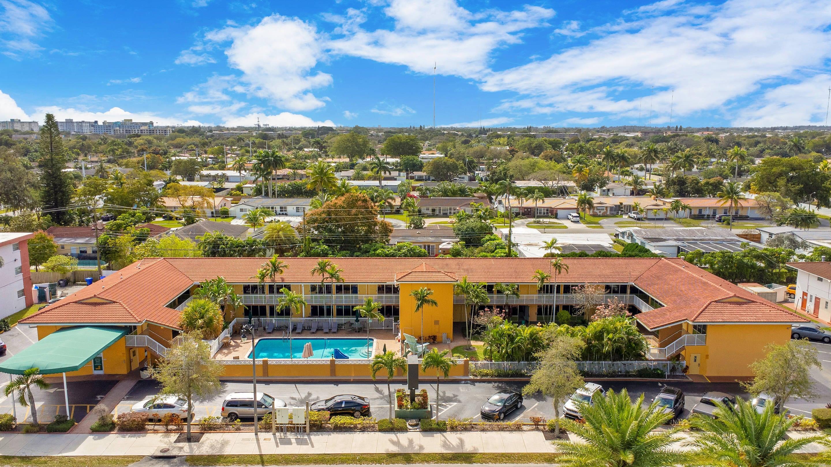 Hotel exterior | Quality Inn & Suites Airport/Cruise Port Hollywood