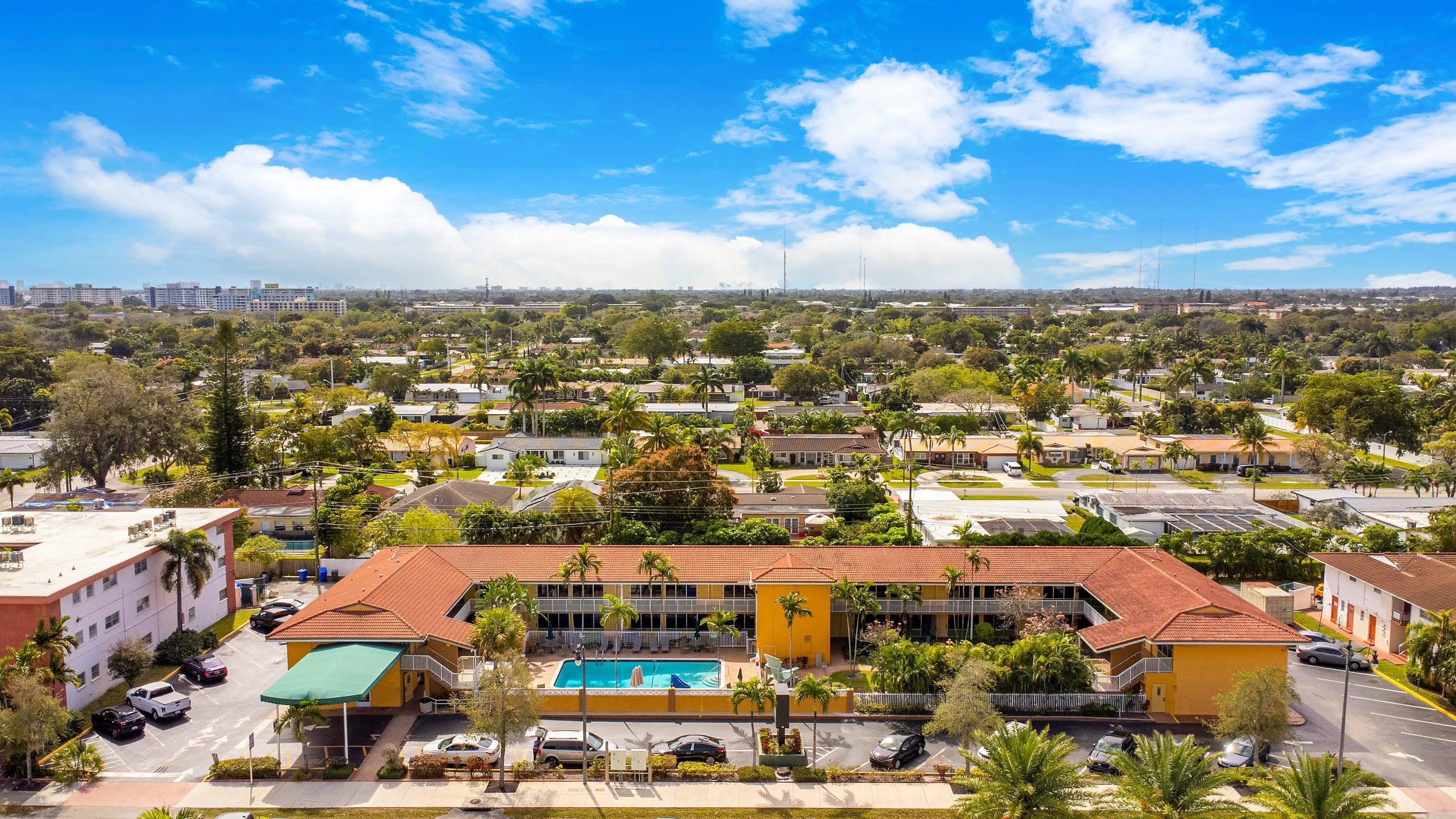 Hotel exterior | Quality Inn & Suites Airport/Cruise Port Hollywood