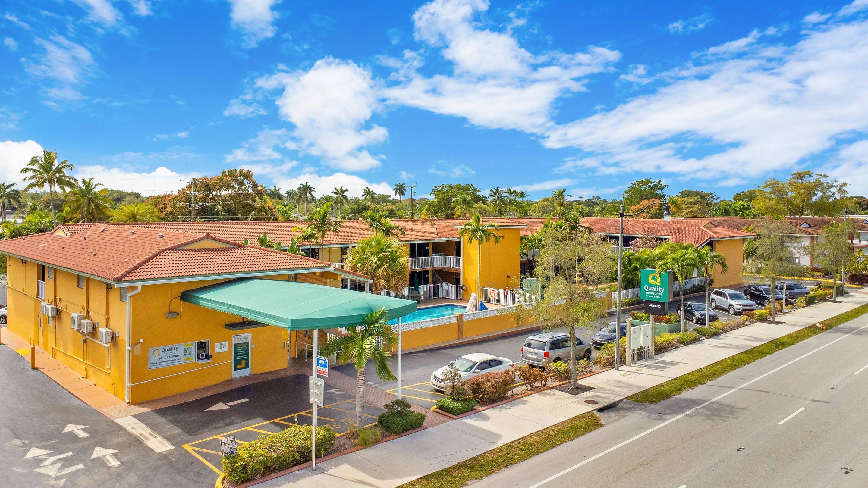 Hotel exterior | Quality Inn & Suites Airport/Cruise Port Hollywood