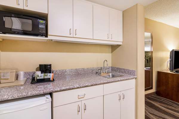 Suite - Comfort Inn Airport Pensacola - I-10, Exit 13