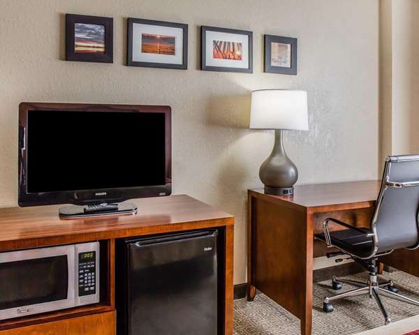  - Comfort Inn & Suites Lakeland - I-4, Exit 32