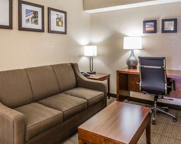 Suite - Comfort Inn & Suites Lakeland - I-4, Exit 32