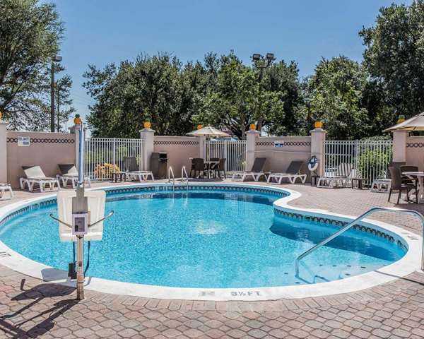 Pool - Comfort Inn & Suites Lakeland - I-4, Exit 32
