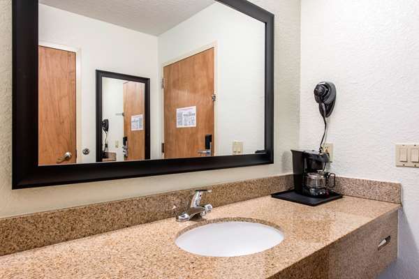  - Quality Inn & Suites at Universal Studios Orlando