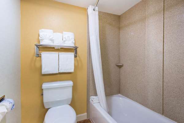  - Quality Inn & Suites at Universal Studios Orlando