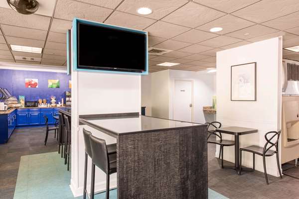 Amenities - Quality Inn & Suites at Universal Studios Orlando