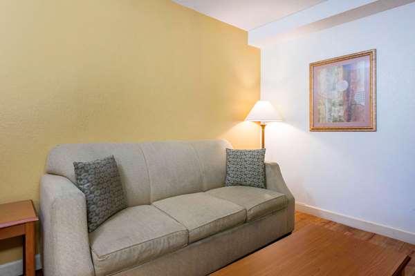  - Quality Inn & Suites at Universal Studios Orlando