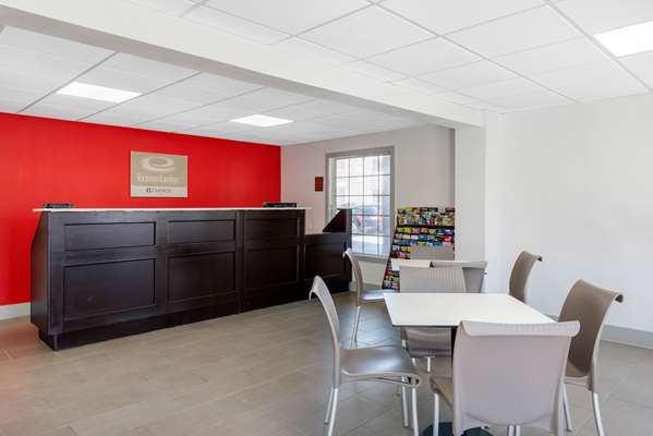  - Econo Lodge Airport at RJ Stadium Tampa